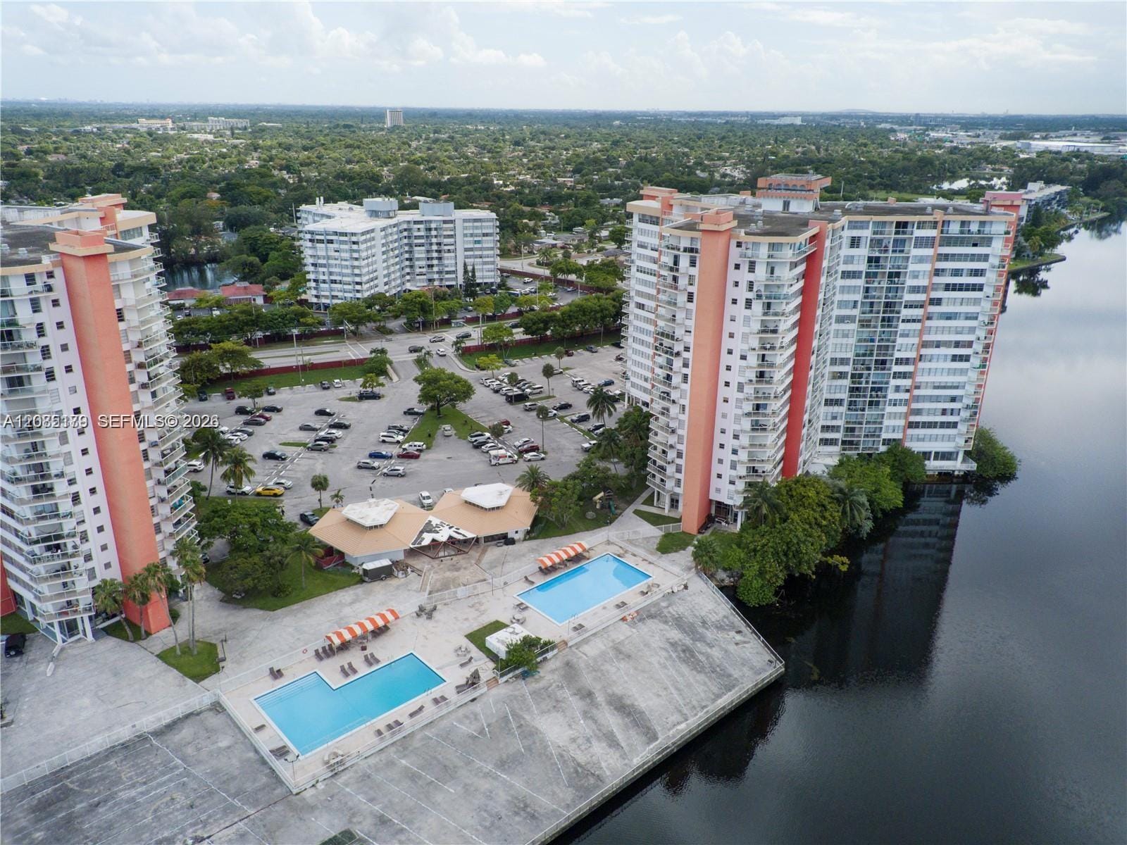1301 NE Miami Gardens Drive 515W, Miami, FL 33179