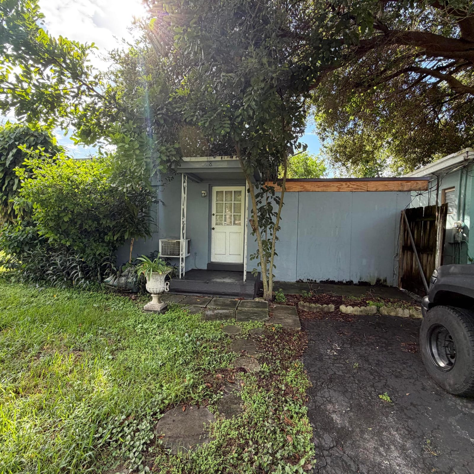 606 COLUMBUS Parkway — photo 3
