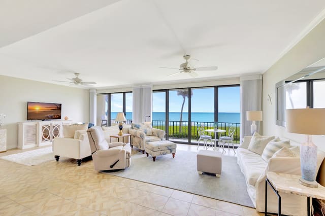 70 CELESTIAL Way 203, Juno Beach, FL 33408