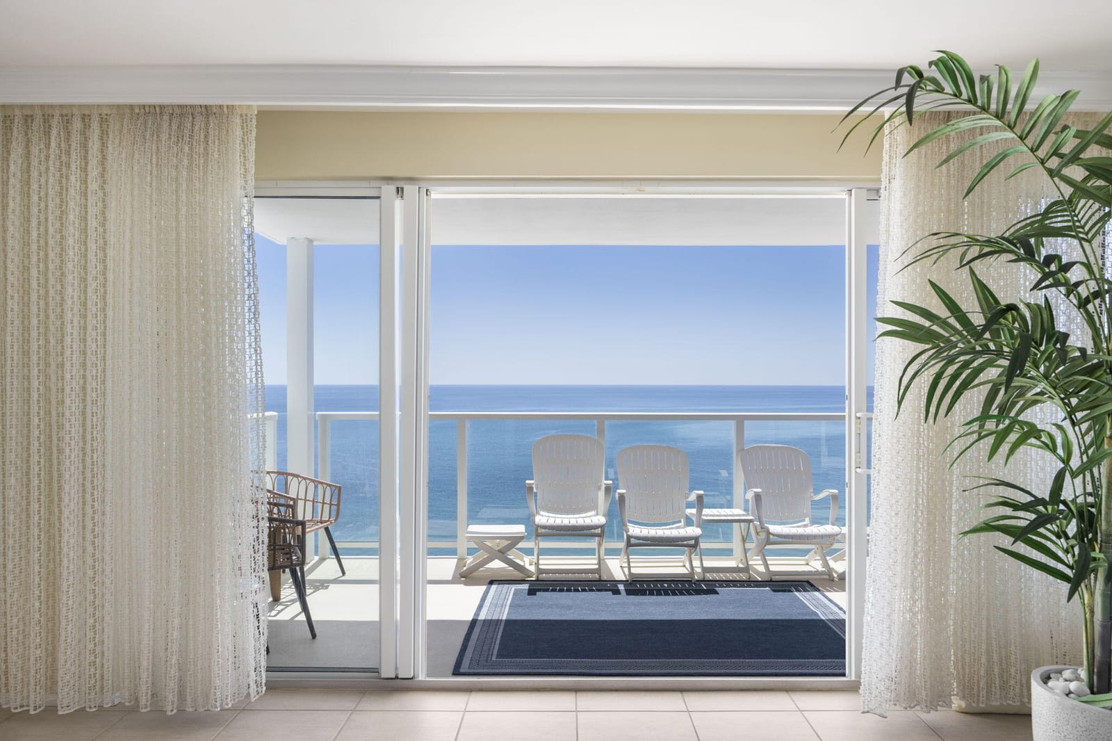 Pending home at 3900 N Ocean Drive 11H, Lauderdale-By-The-Sea, FL 33308