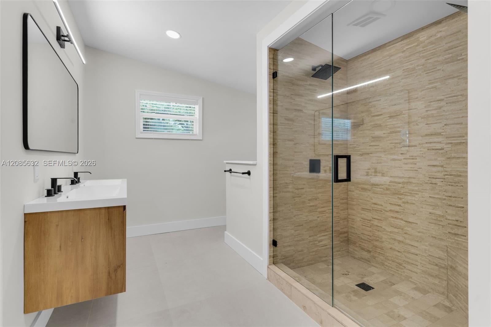 1525 NE 18th Avenue — photo 11