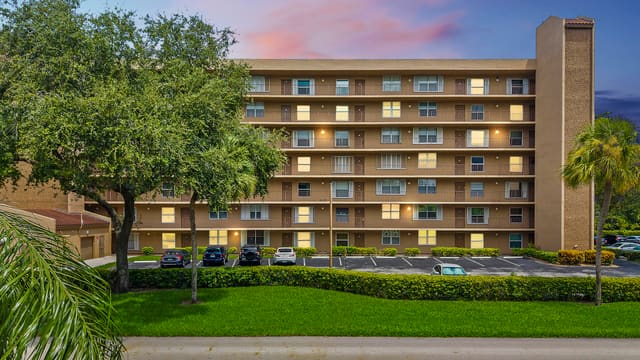 4570 NW 18th Avenue 206, Deerfield Beach, FL 33064
