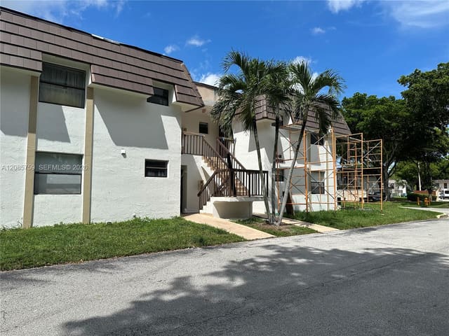 14909 SW 104th Street 18-24, Miami, FL 33196