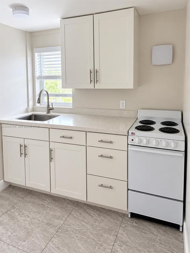 3771 SW 1st Street 6, Fort Lauderdale, FL 33312