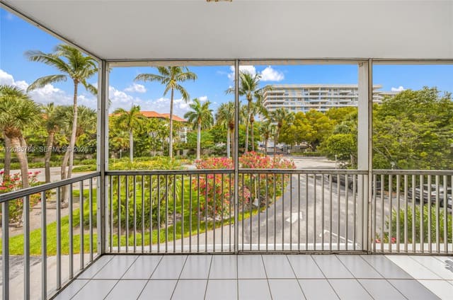 150 Ocean Lane Drive 2H, Island Breakers, Key Biscayne, FL