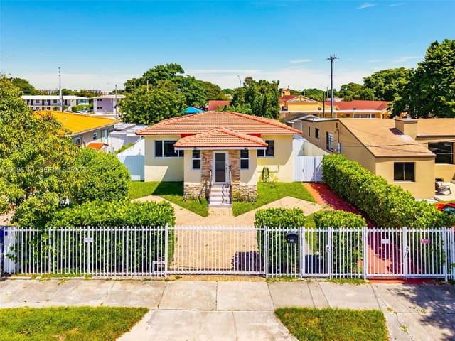 3375 SW 1st Street, Auburndale, Miami, FL