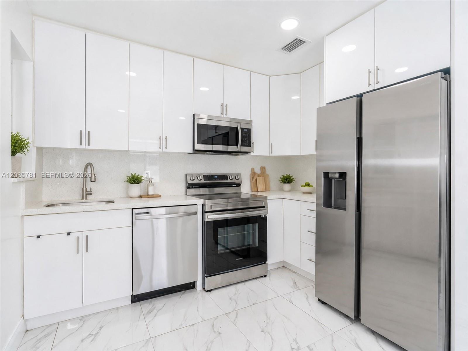 3375 SW 1st Street, Miami, FL 33135 photo 17