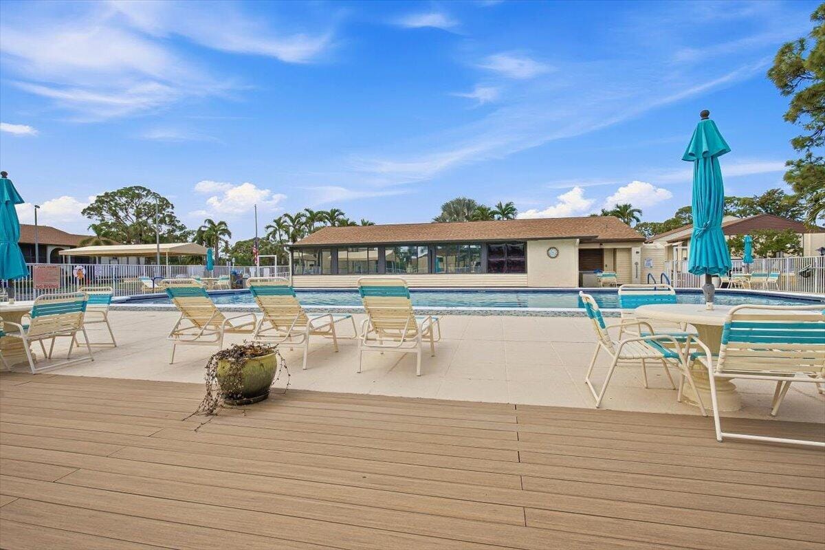 331 KNOTTY PINE Circle D-2, Greenacres, FL 33463 photo 20