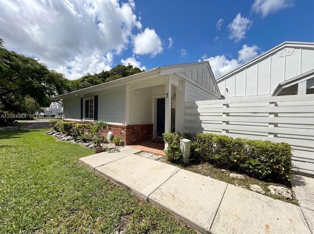 13790 SW 147th Cir Lane 3-9, Miami, FL 33186