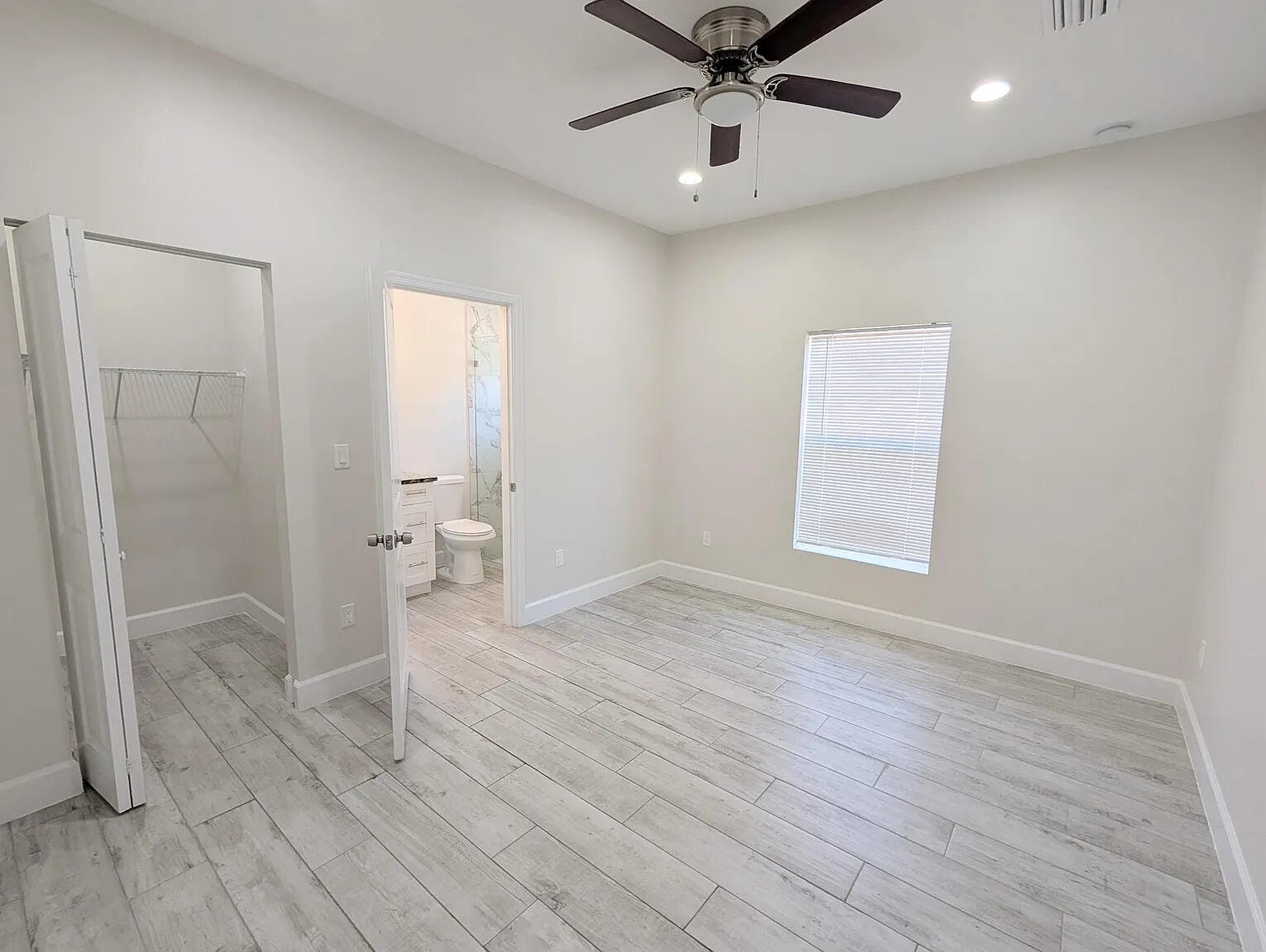 1562 W 26th Court, Riviera Beach, FL 33404 photo 7