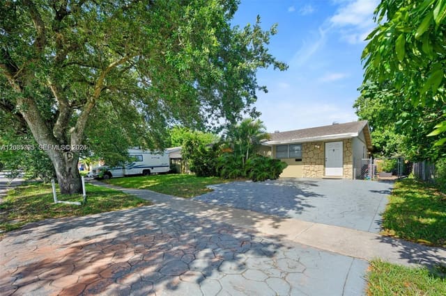 3530 N 65th Avenue, Hollywood, FL 33024