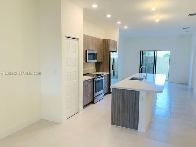 8151 NW 104th Avenue 4, Doral, FL 33178