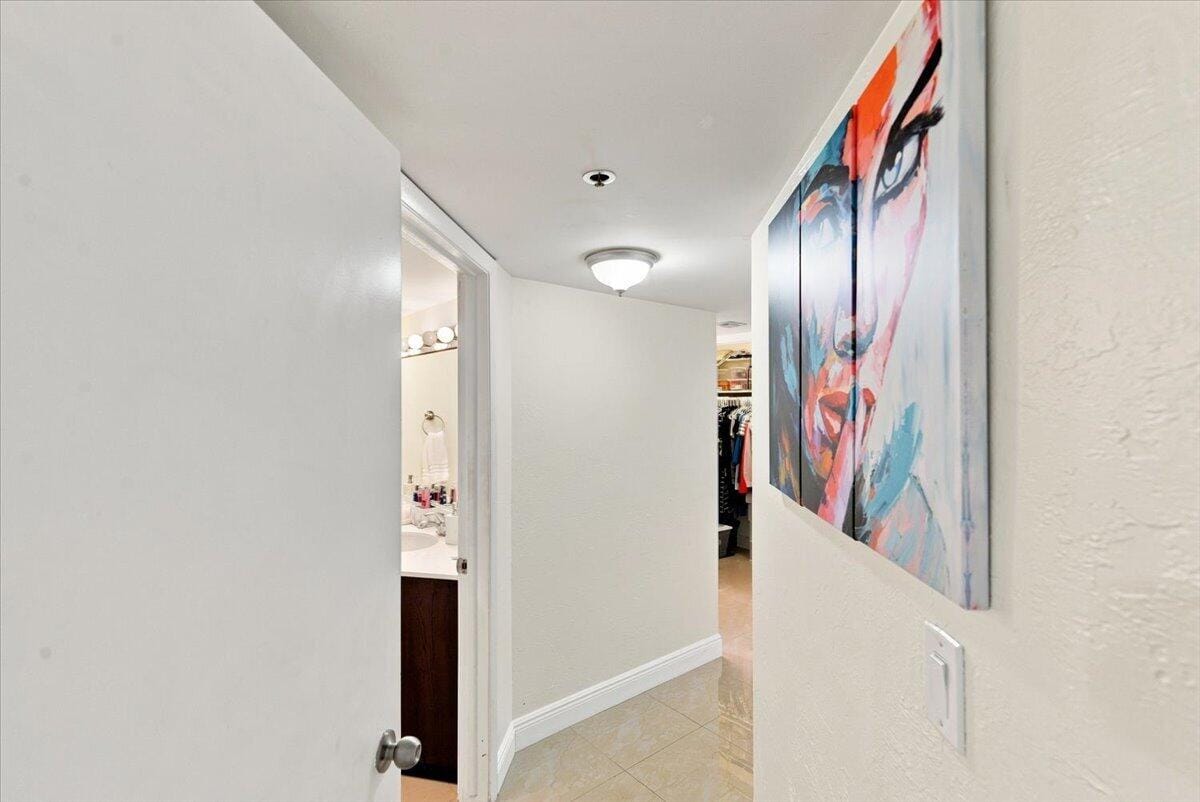 300 THREE ISLANDS Boulevard 312 — photo 2