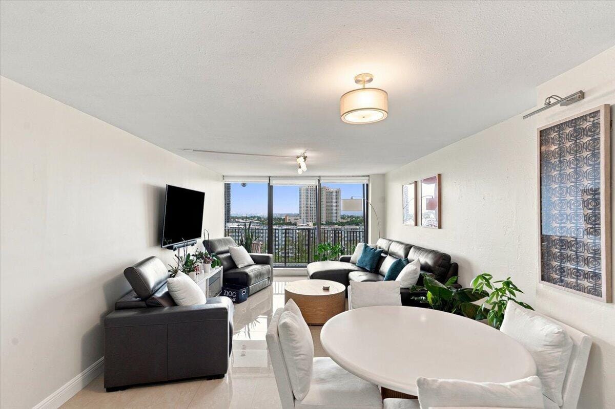 300 THREE ISLANDS Boulevard 312 — photo 12
