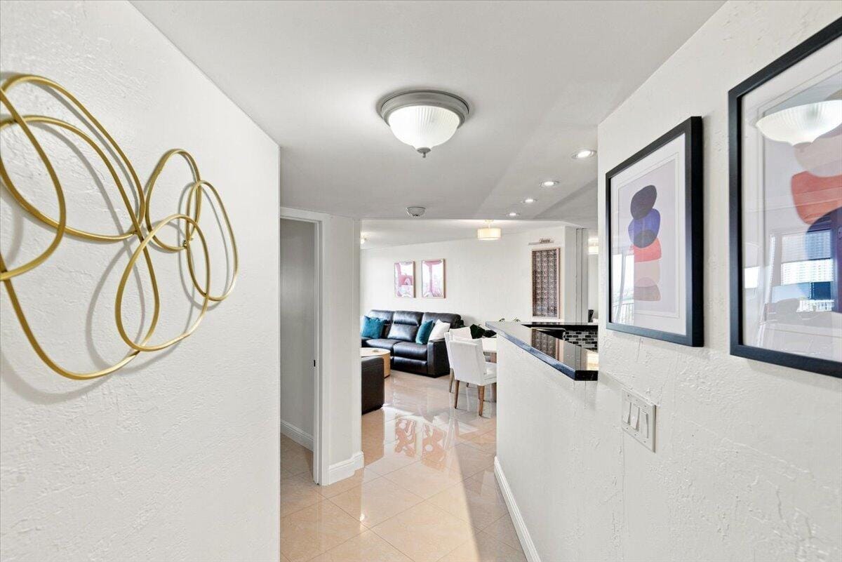 300 THREE ISLANDS Boulevard 312 — photo 3