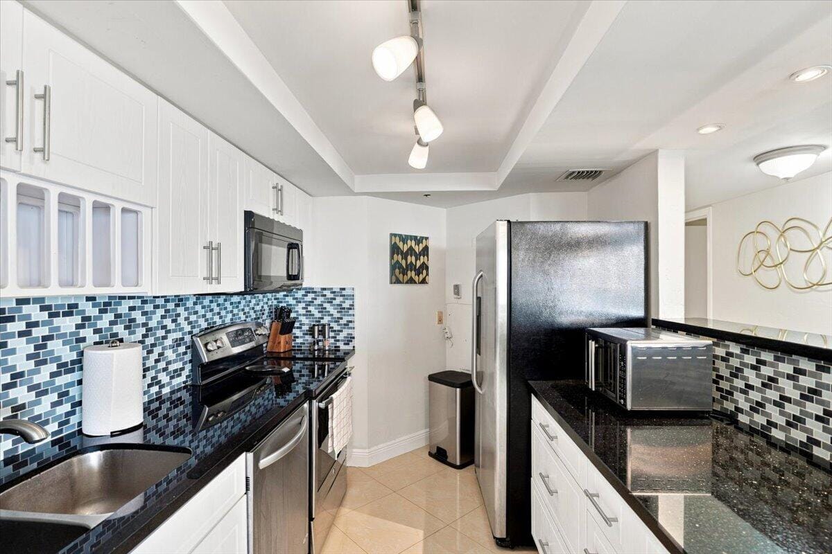 300 THREE ISLANDS Boulevard 312 — photo 7