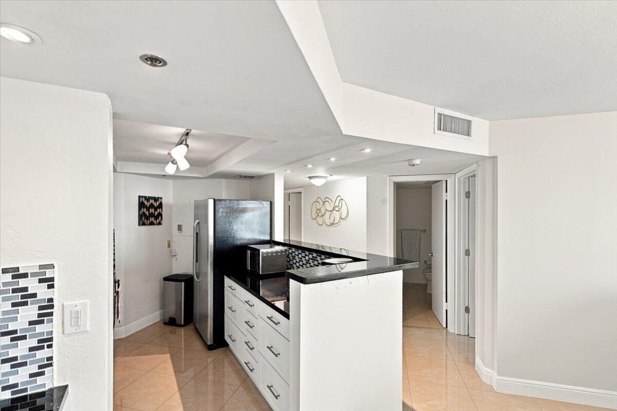 300 THREE ISLANDS Boulevard 312 — photo 8