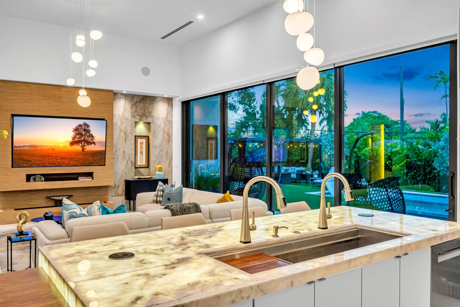 215 NE 28TH Court, Wilton Manors, FL 33334 photo 18