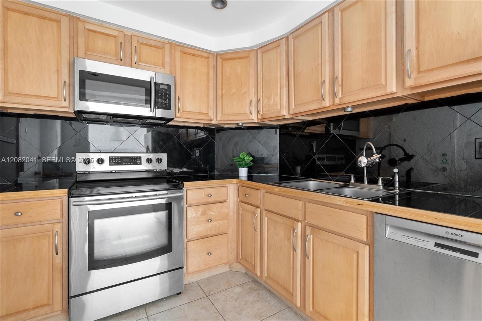 500 Bayview Drive 1920, Sunny Isles Beach, FL 33160 photo 8