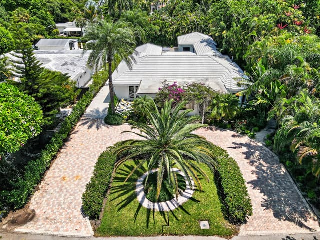 714 S Atlantic Drive, Lantana, FL 33462
