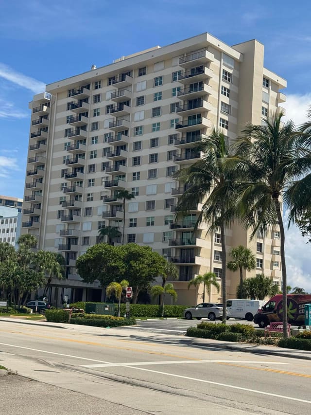 1900 S OCEAN Boulevard 15K, Lauderdale-By-The-Sea, FL 33062