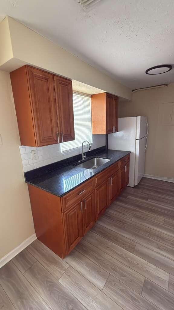 3722 HENRY Avenue 3 — photo 3