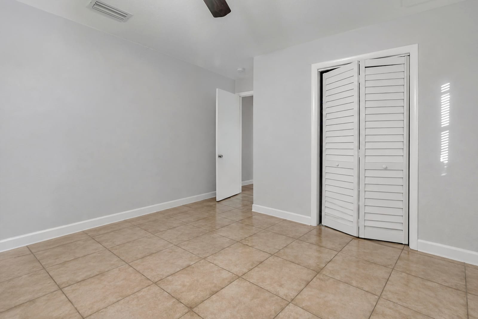 512 Holly Drive 1 — photo 4