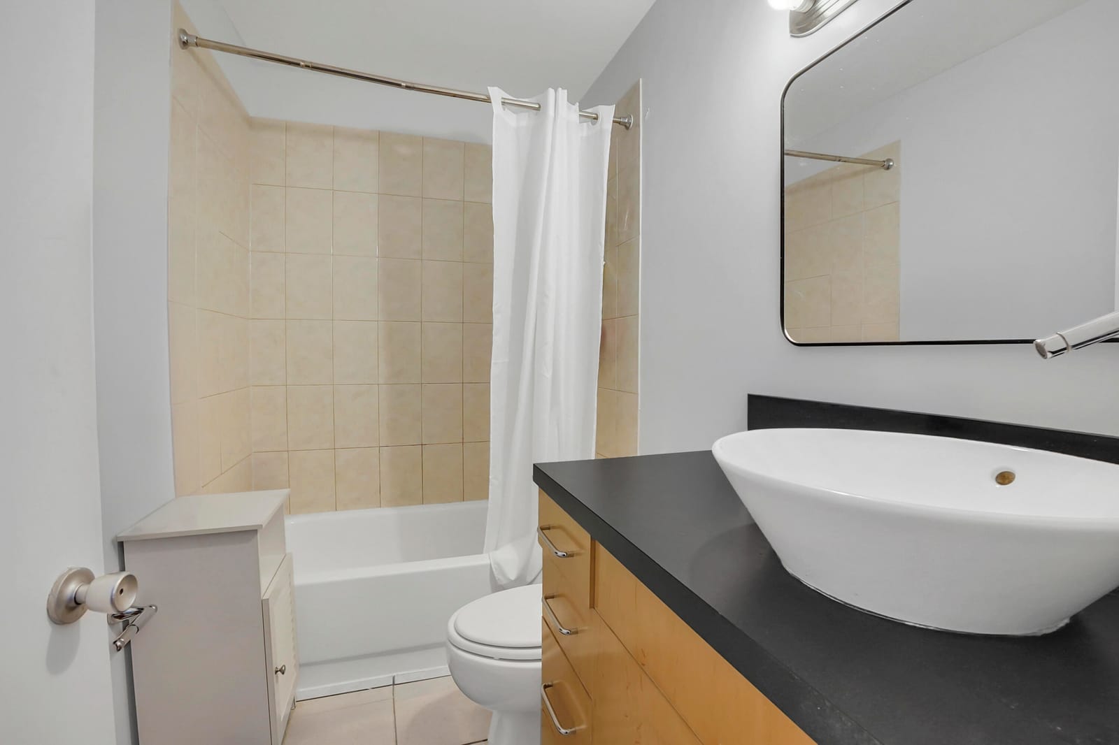 512 Holly Drive 1 — photo 5