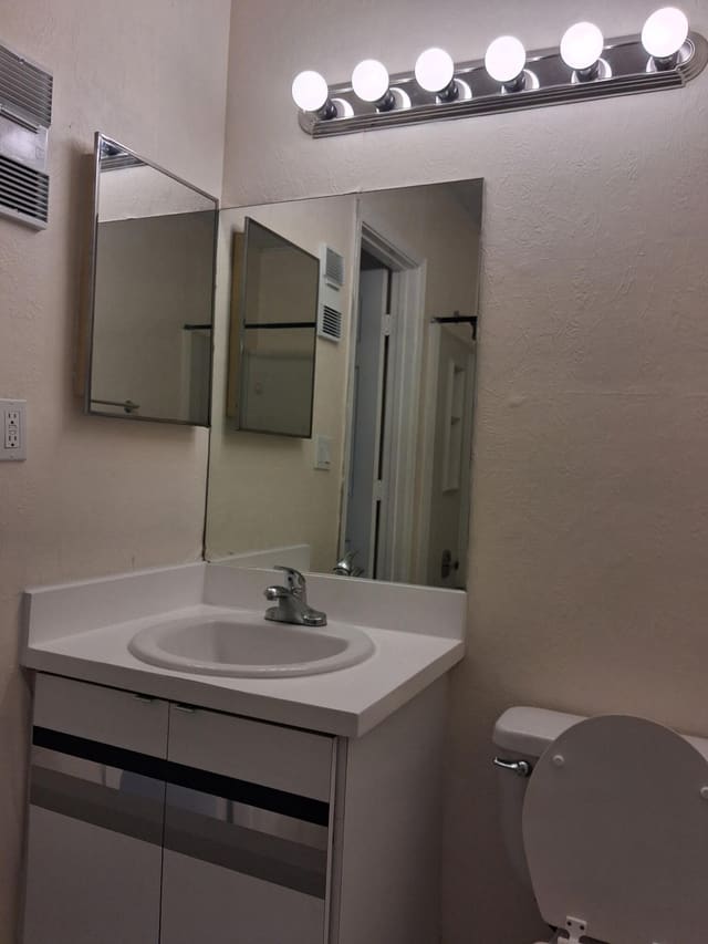 2401 RIVERSIDE Drive 517, Coral Springs, FL 33065