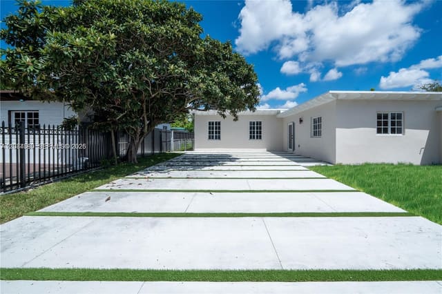 323 NW 104th Terrace -, Miami, FL 33150