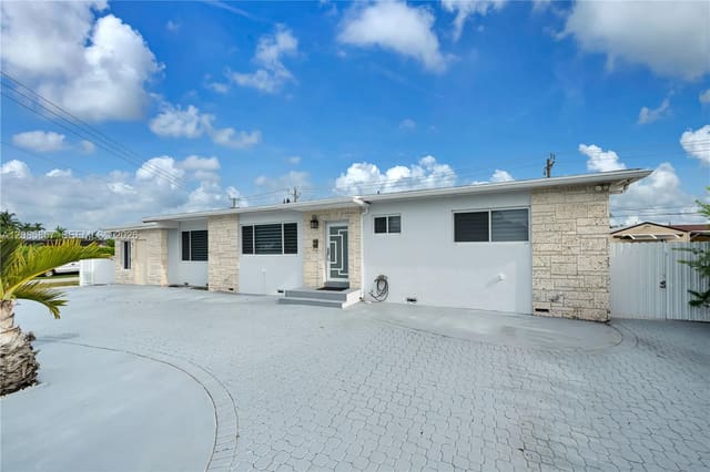 9365 SW 44th Street, Miami, FL 33165