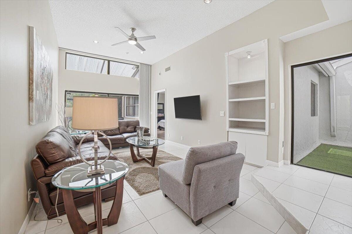 6676 Canary Palm Circle 19 — photo 12