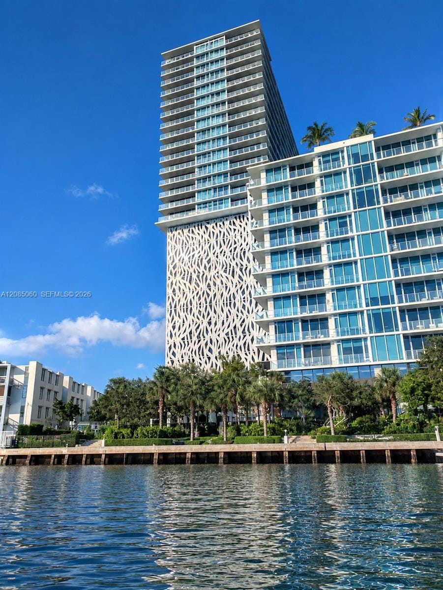 1861 S River Drive 802 — photo 1