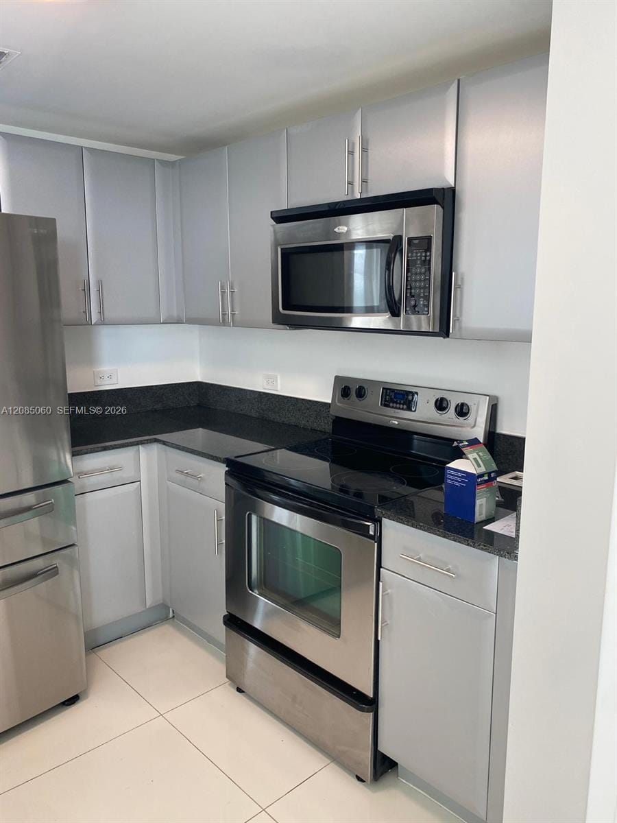 1861 S River Drive 802 — photo 2