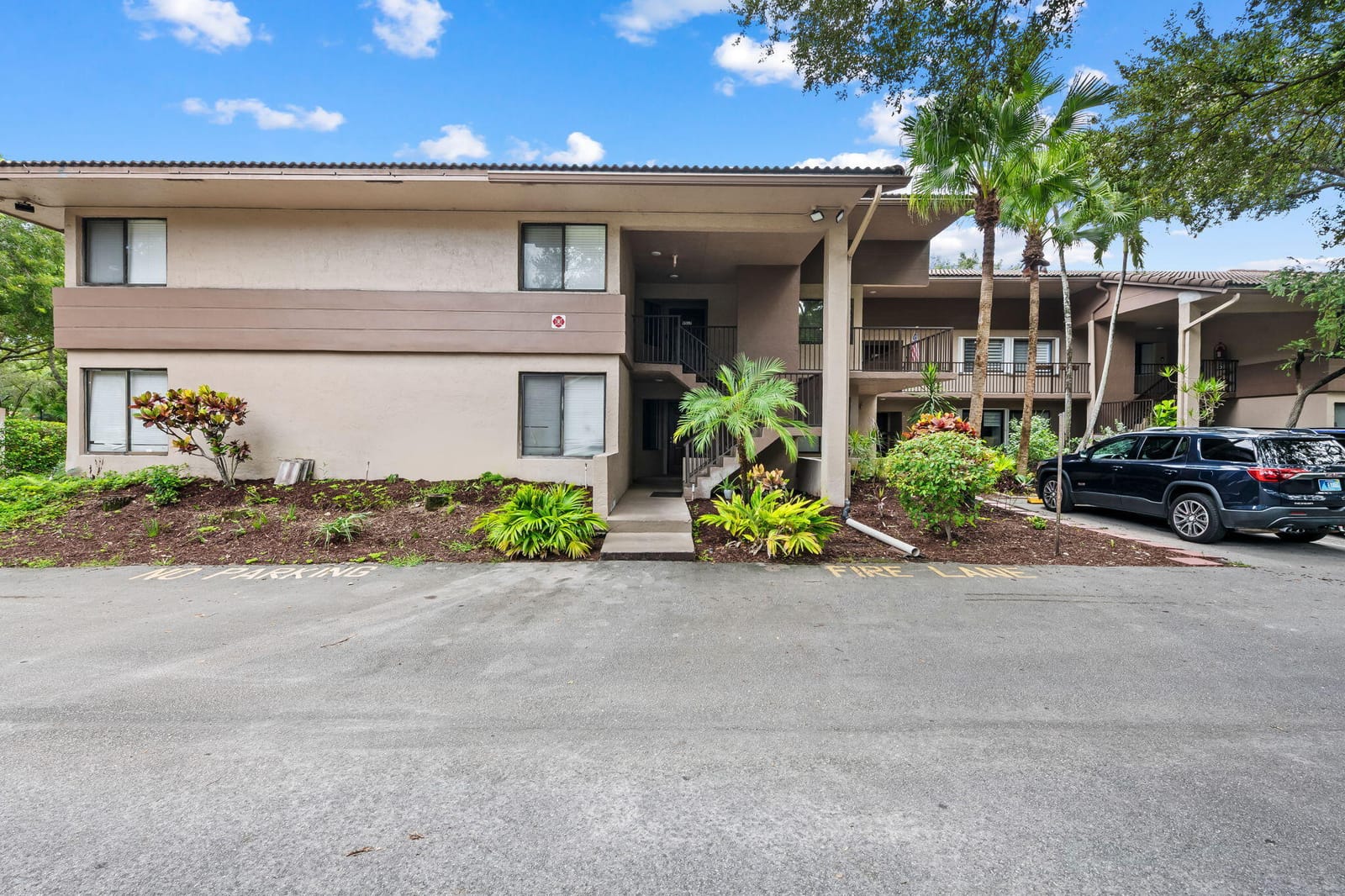 9503 NW 2ND Place 3-B — photo 2