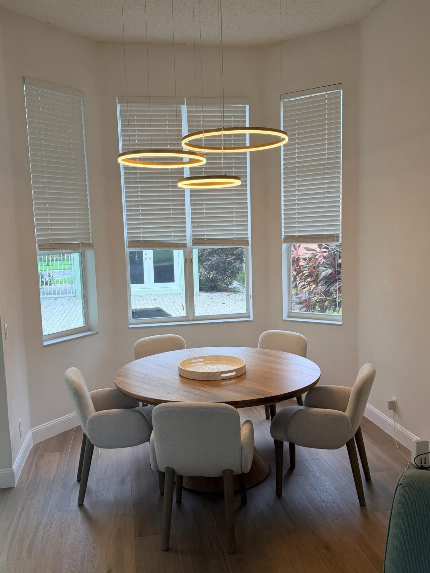 7693 ROCKFORD Road — photo 8