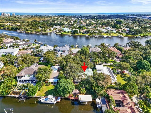 12831 S Shore Drive, Palm Beach Gardens, FL 33410