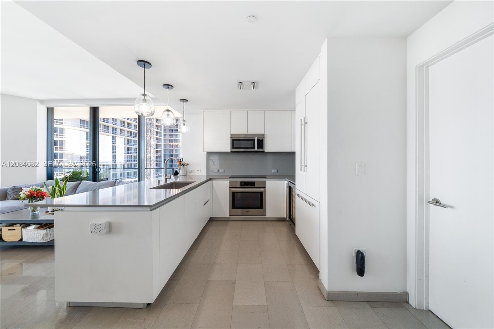 88 SW 7th Street 2312, Miami, FL 33130 photo 6