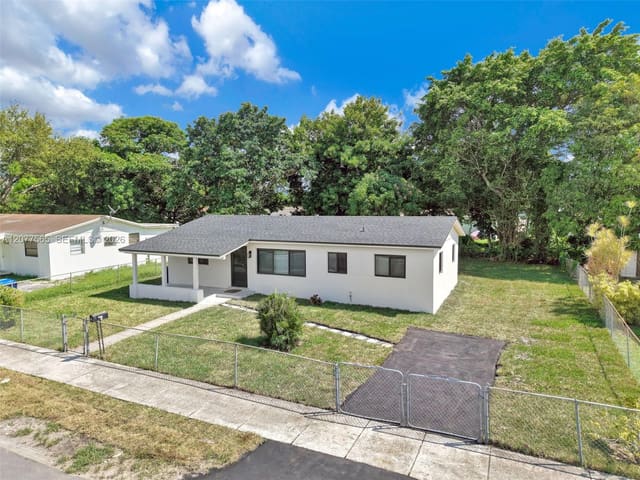 2470 NW 179th Street, Entin Estates, Miami Gardens, FL