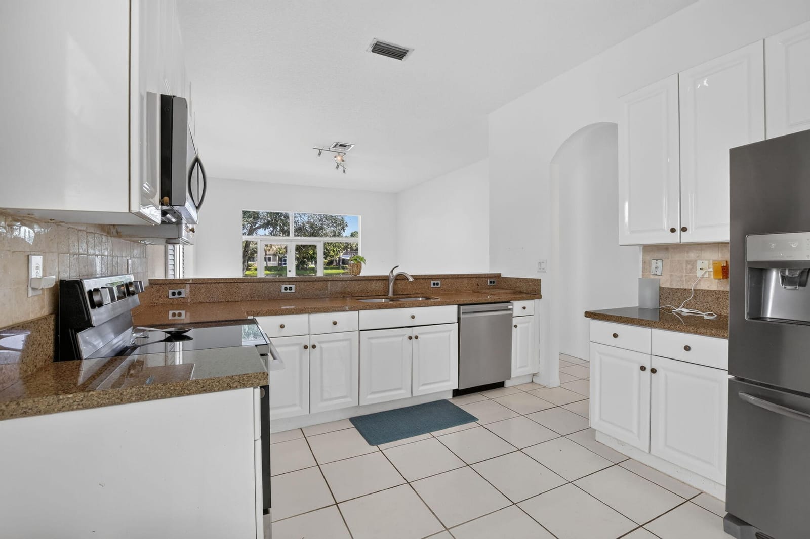 15891 SW 14TH Street, Pembroke Pines, FL 33027 photo 12
