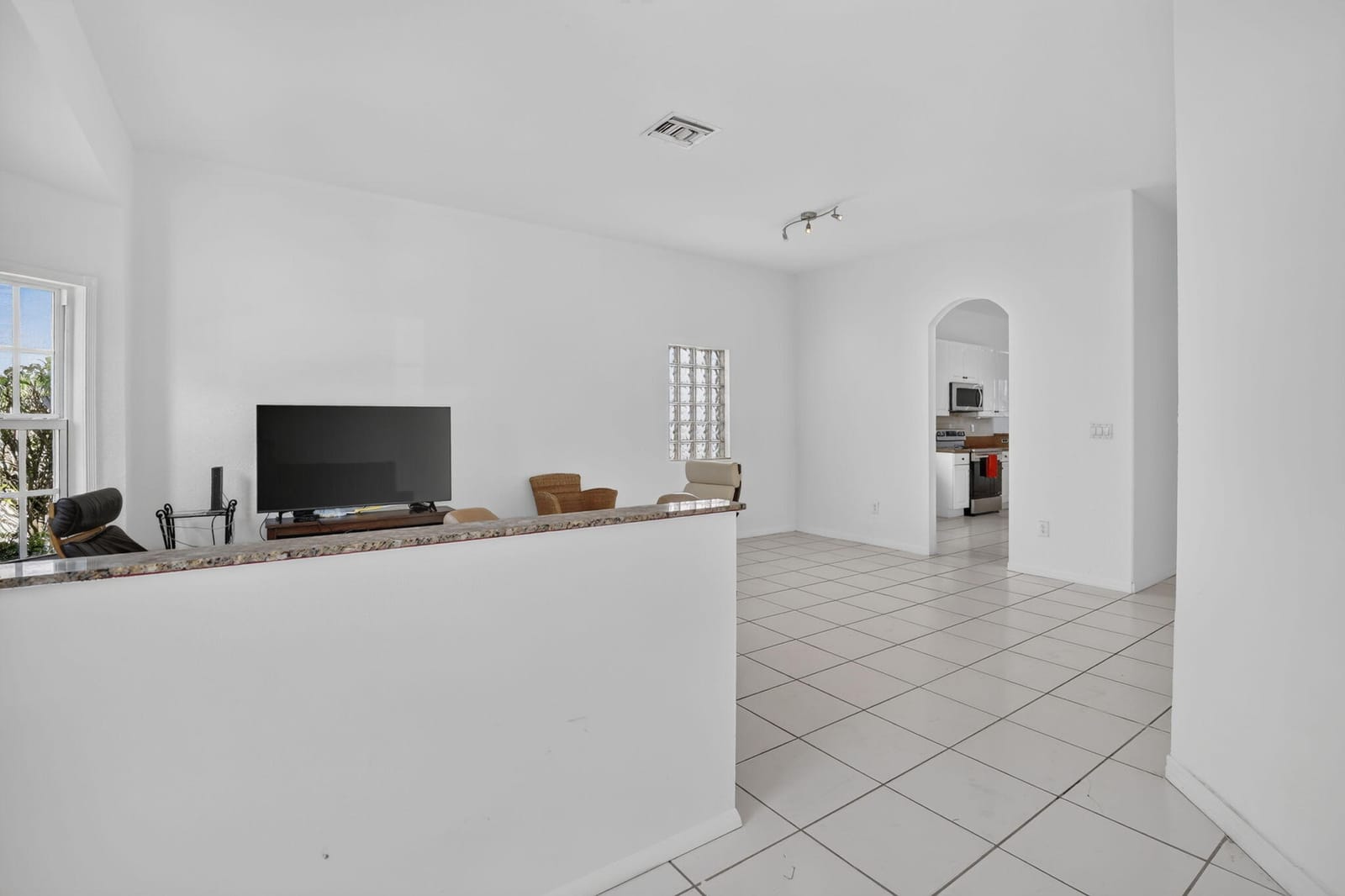 15891 SW 14TH Street, Pembroke Pines, FL 33027 photo 4