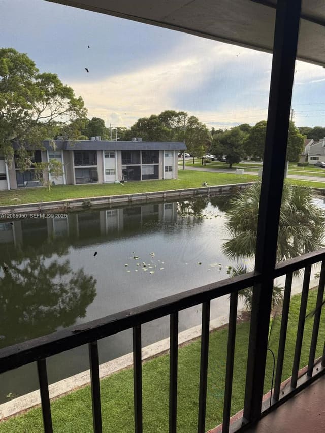 8040 N Colony Circle N 304, Tamarac, FL 33321