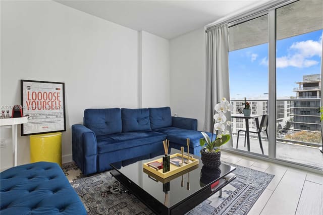 1600 SW 1st Avenue 704, Miami, FL 33129