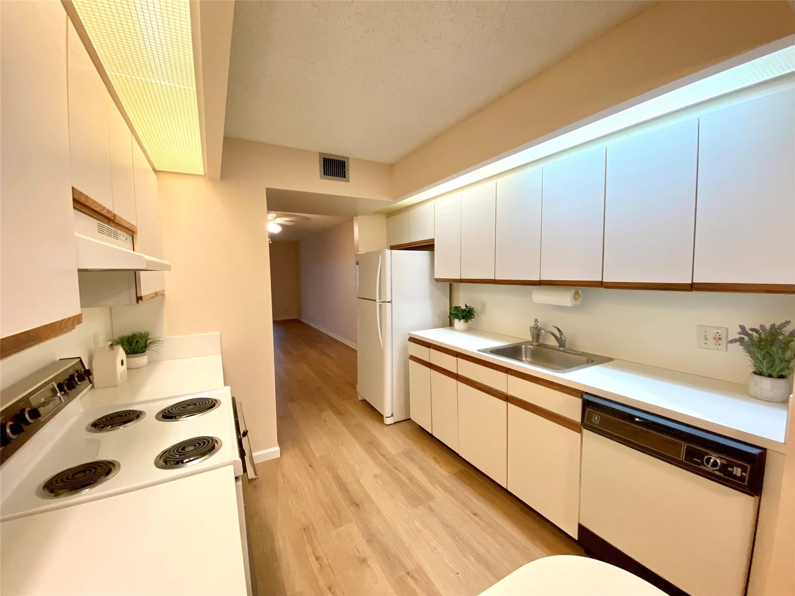 1000 SW 128TH Terrace 411V, Pembroke Pines, FL 33027 photo 25