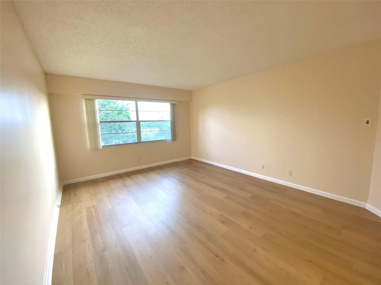 1000 SW 128TH Terrace 411V — photo 9