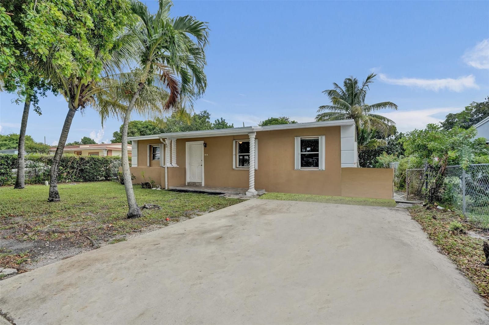 1318 NW 11TH Place