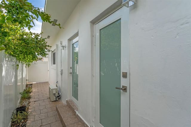 201 SW 51st Court 5, Miami, FL 33134