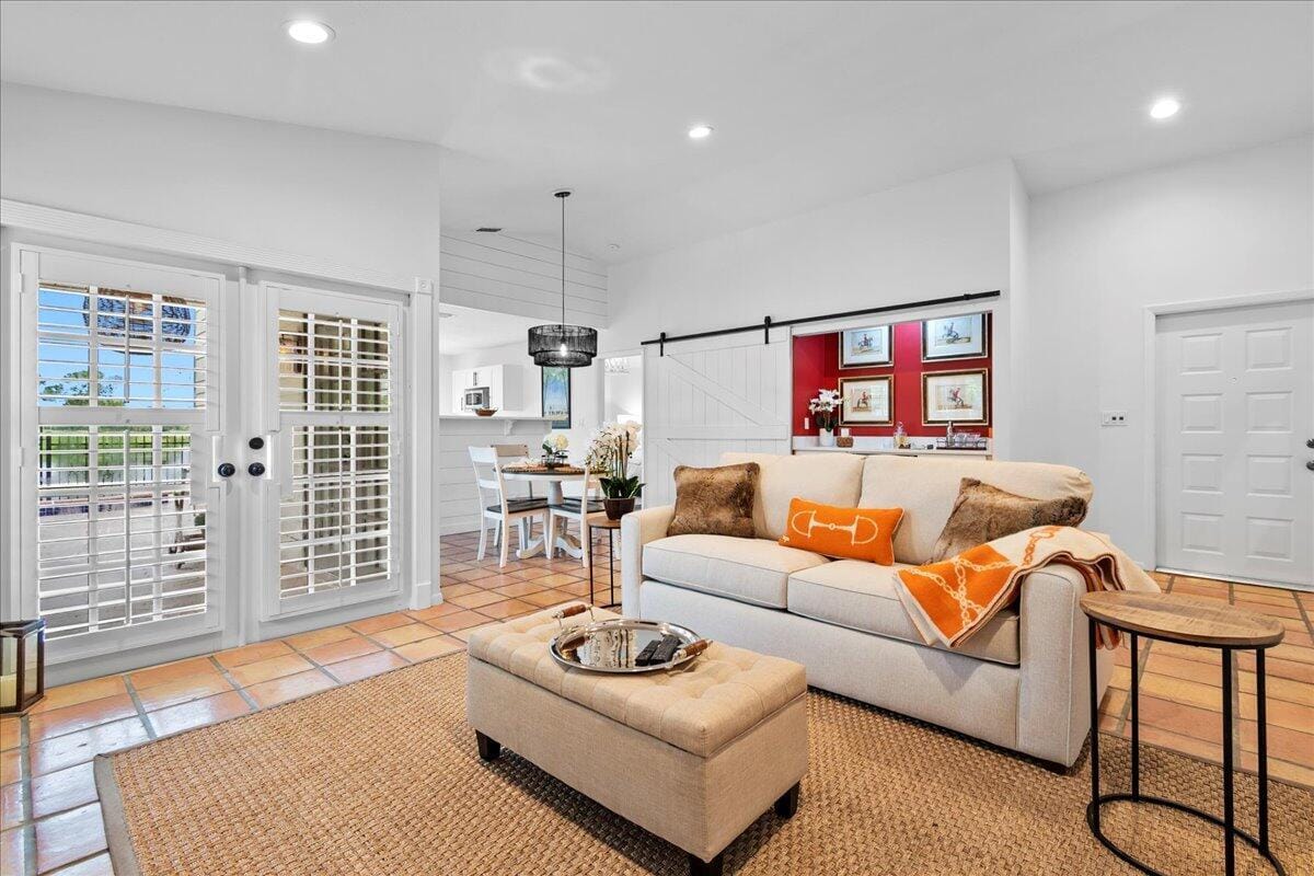 2542 Bedford Mews Drive — photo 1