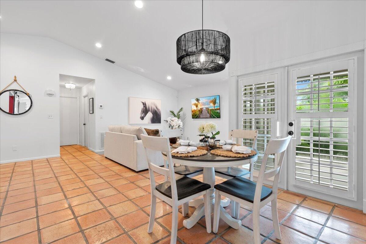 2542 Bedford Mews Drive — photo 4