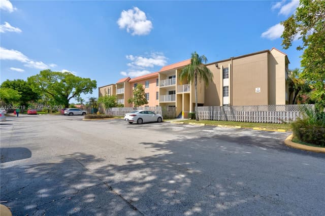 5102 NW 79th Avenue 206, Doral, FL 33166